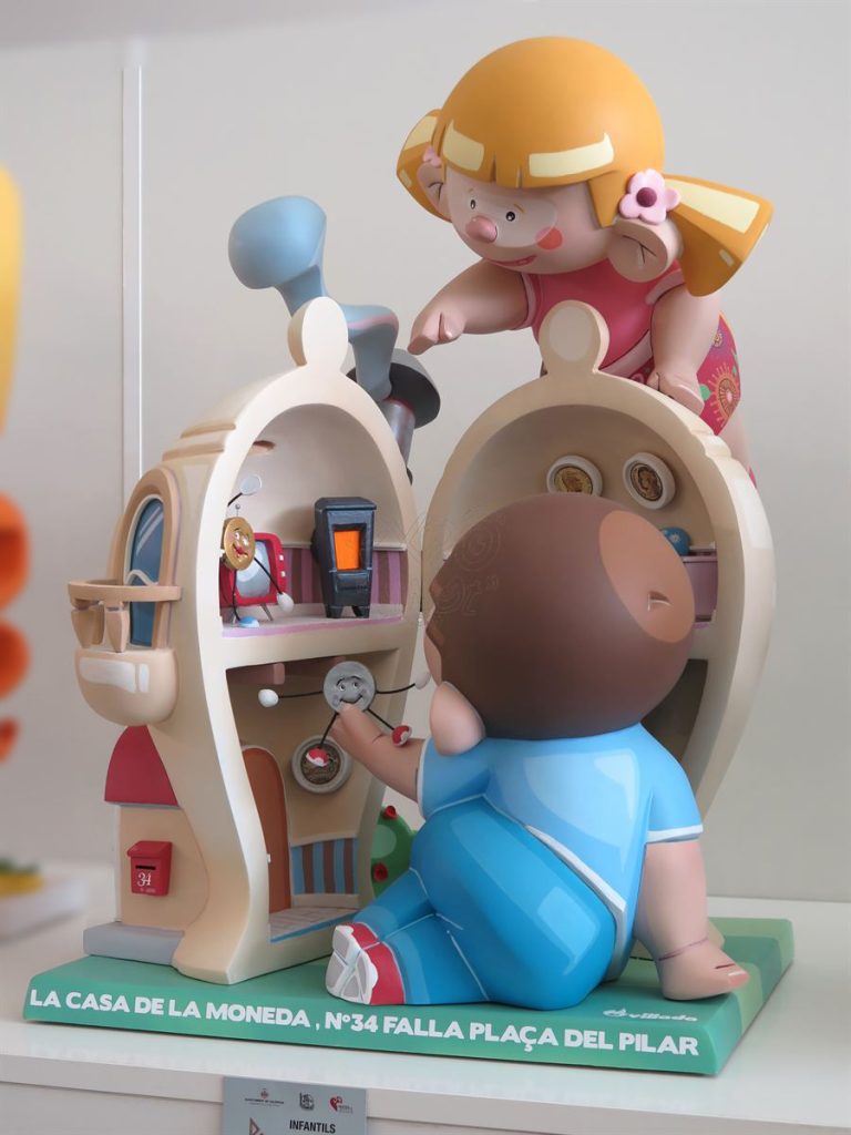 Año 2016, falla Plaza del Pilar, sección primera Infantil, Artista: Óscar Villada Sanchis.