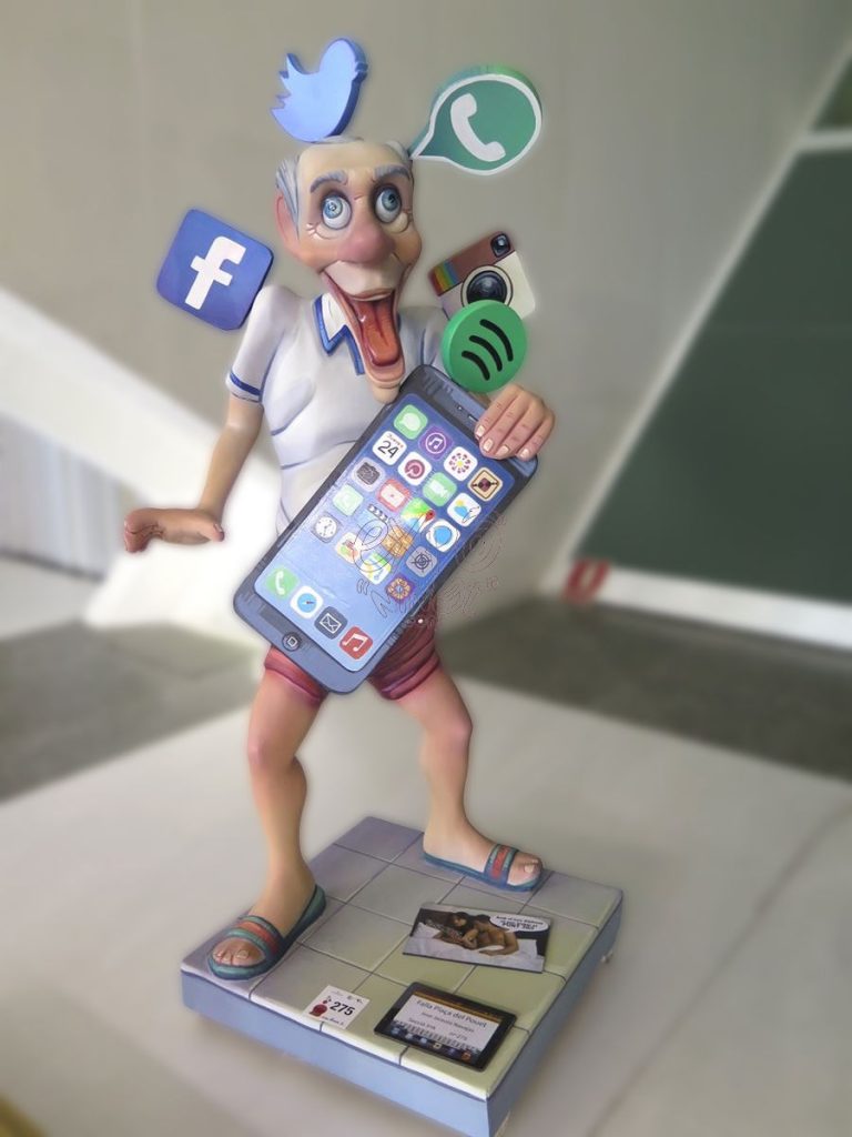Año 2016, falla Plaza del Pouet, Artista: José Jarauta Navajas “Pepo”.