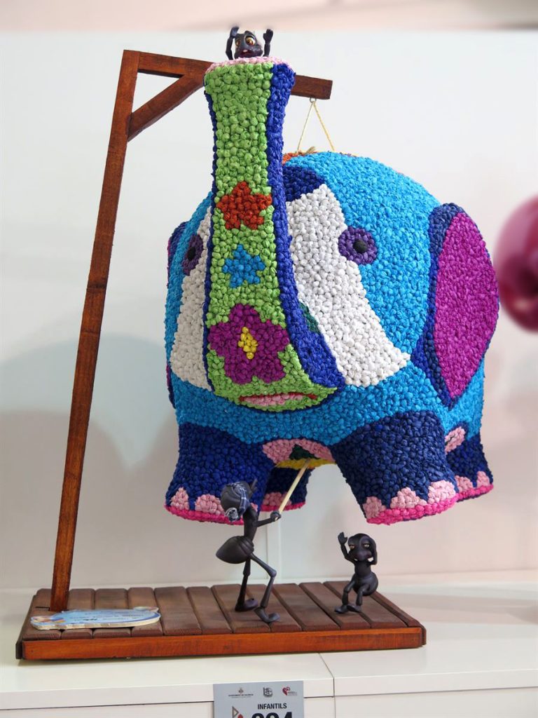 Año 2016, falla Plaza Mercado de Monteolivete, sección quinta Infantil, Artista: Emilio Tamarit Simón.