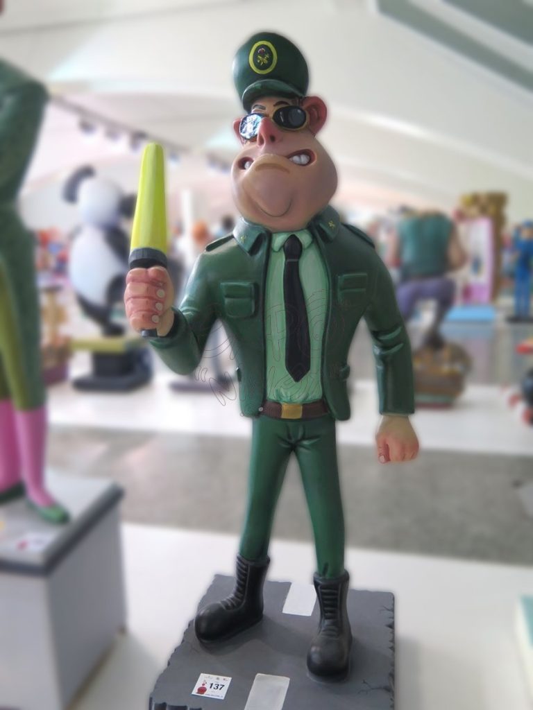 Año 2016, falla Quart, Turia, Artista: Fernando Martínez.