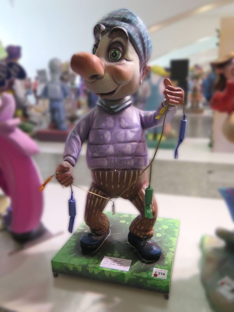Año 2016, falla Rubén Vela, Avenida Doctor Waksman, Artista: Desirée Triviño Meseguer.