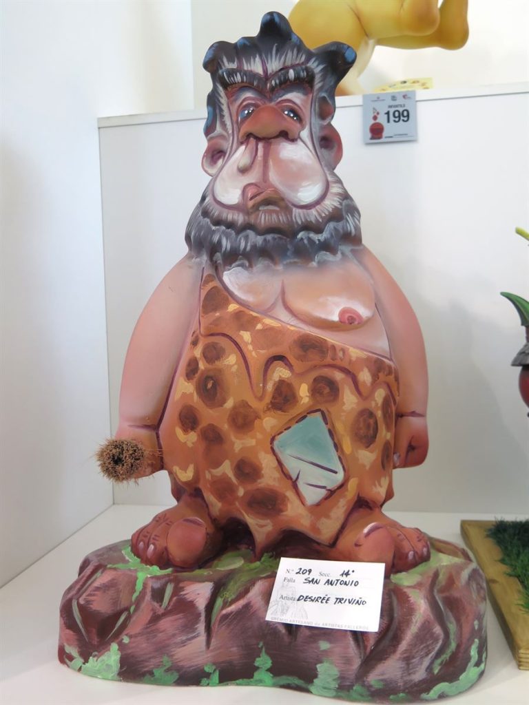 Año 2016, falla San Antonio, sección decimocuarta Infantil, Artista: Desirée Triviño Meseguer.