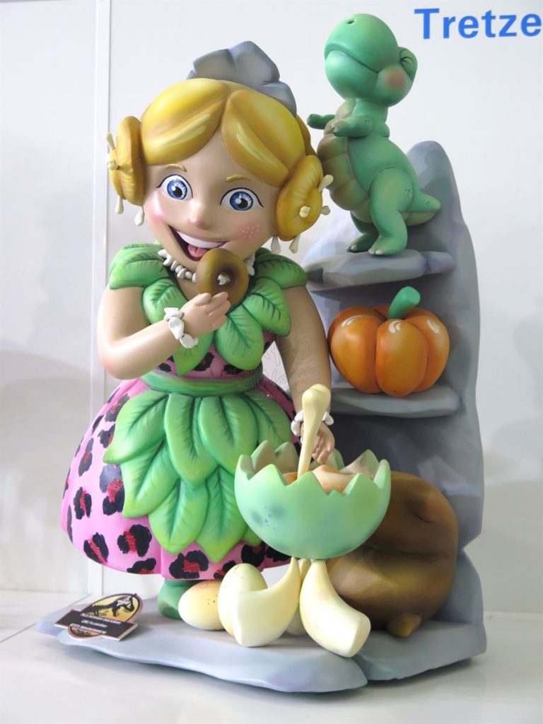 Año 2016, falla San Juan Bosco, Duque de Mandas, sección decimotercera Infantil, Artista: Miriam García Sandemetrio.